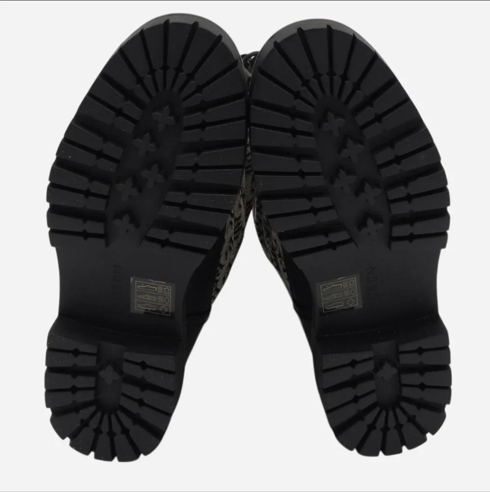 LAUREN RALPH LAUREN‎ Size 7 Monogram Black and Gray Winter Boots